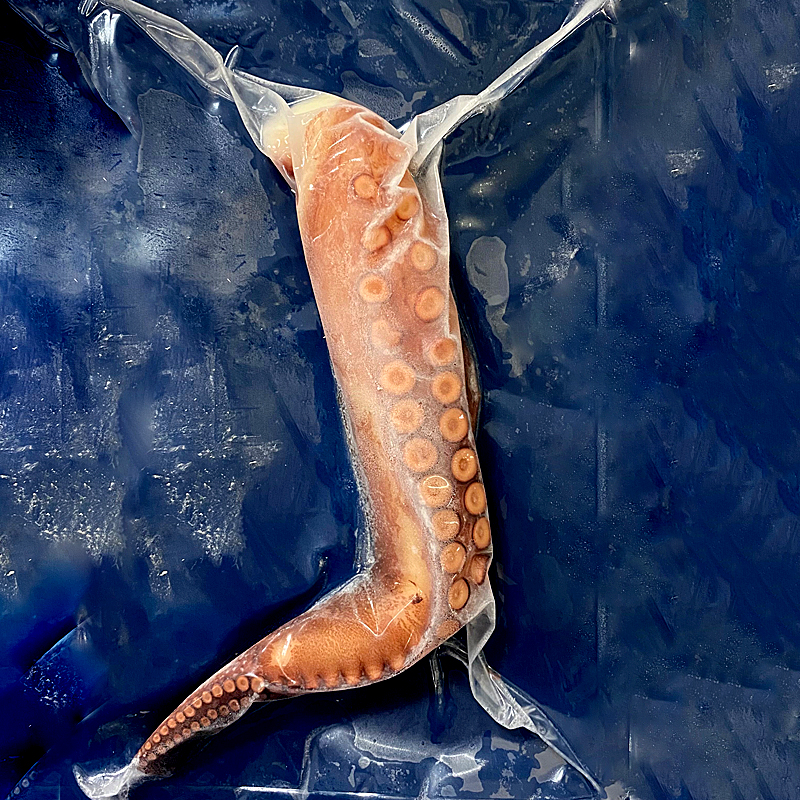 PULPO PATAS COCIDAS VACIO 150-200g.C.3Kg aprox